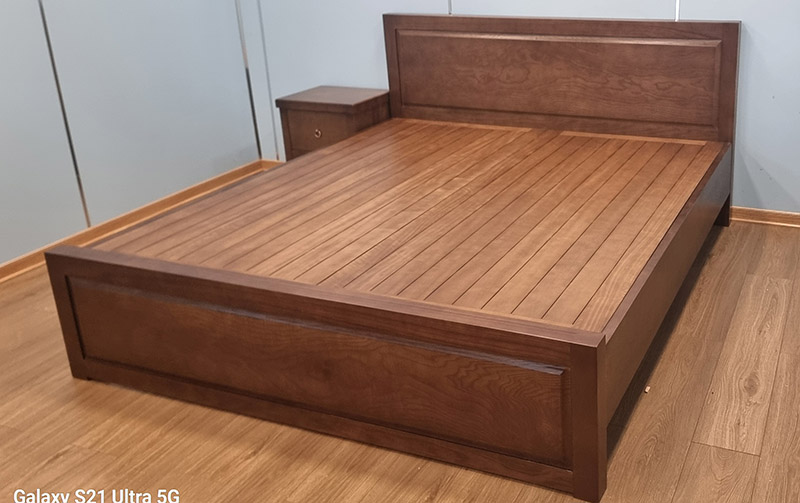 Giường ngủ đơn giản gỗ sồi